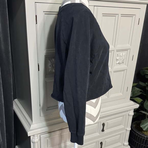 Distressed Black Crop Sweatshirt by JoyLab Size Small - Picture 6 of 9